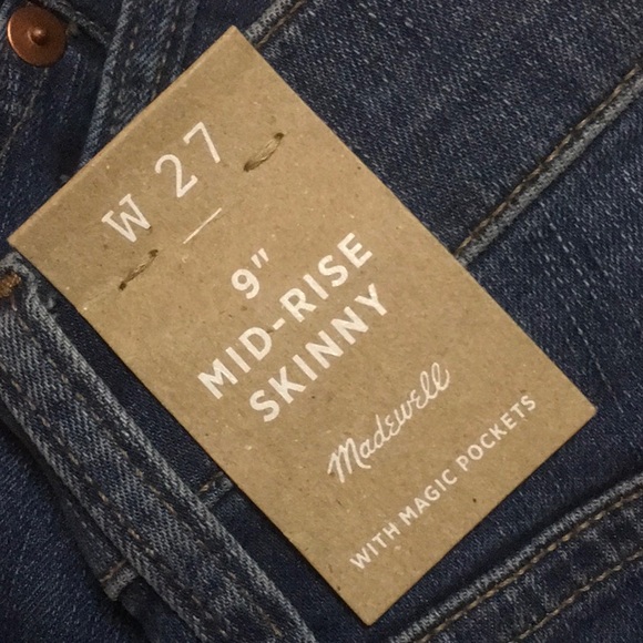 9" Mid-Rise Skinny Jeans in Pendale Wash - Picture 4 of 5